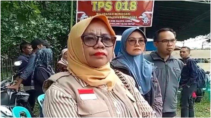 Anggota Bawaslu Sumatera Selatan, Dra. Massuryati turut memantau proses PSU yang tengah berjalan di Wonosari