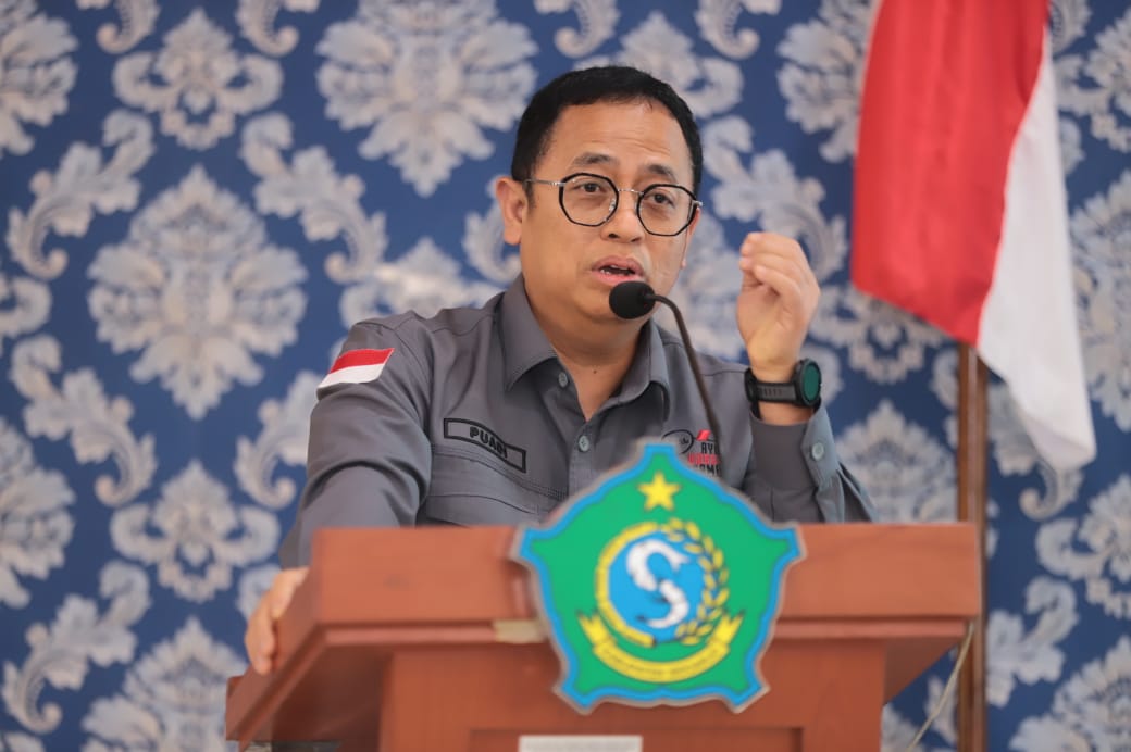 Berdiskusi dan saling menginformasikan diharapkan agar pada ke depannya tidak terjadi simpang siur. Karena banyak hasil pengawasan dalam proses penyelenggaraan pemilu dan pemilihan ini harus diketahui publik masyarakat.