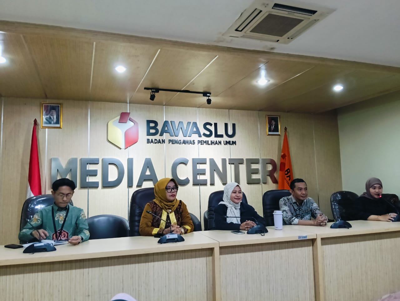 Fokus ke depan Humas Bawaslu Prabumulih adalah penguatan kapasitas SDM kehumasan di tengah generasi milenial dan Gen-Z, pemanfaatan teknologi, serta pengembangan strategi konten yang berbasis data dan inklusif