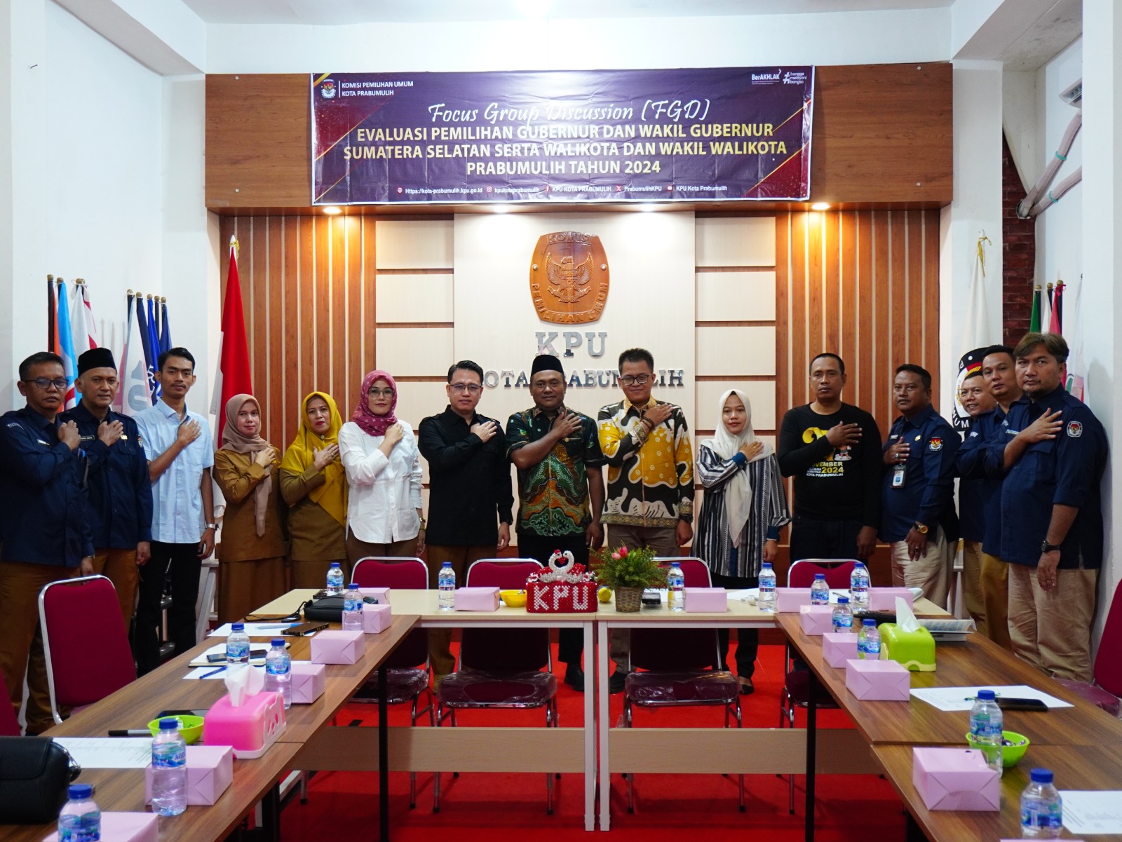 Bawaslu memperkuat posisinya sebagai lembaga penjaga integritas demokrasi yang tidak hanya mengawasi, tetapi juga memberikan rekomendasi konstruktif demi perbaikan berkelanjutan menjelang Pilkada serentak berikutnya pada tahun 2029.