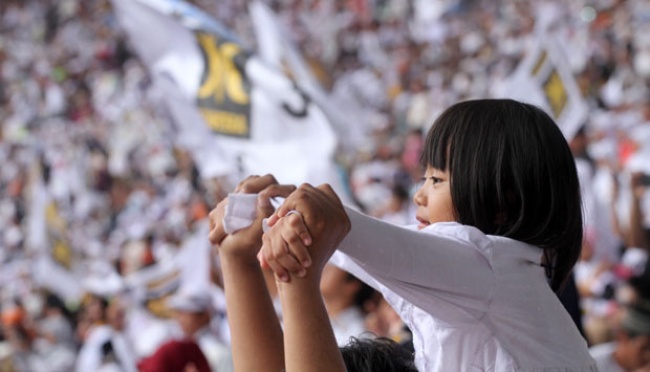 Pada momen tertentu, daerah-daerah yang dianggap sangat rawan dalam konteks eksploitasi anak, Bawaslu belum bisa menjangkau semuanya secara maksimal. Namun daripada itu, di spot-spot tertentu Bawaslu bisa bekerja sama dengan Komisi Perlindungan Anak Indonesia untuk memperkuat perannya turun langsung mencegah mobilisasi anak pada kampanye politik