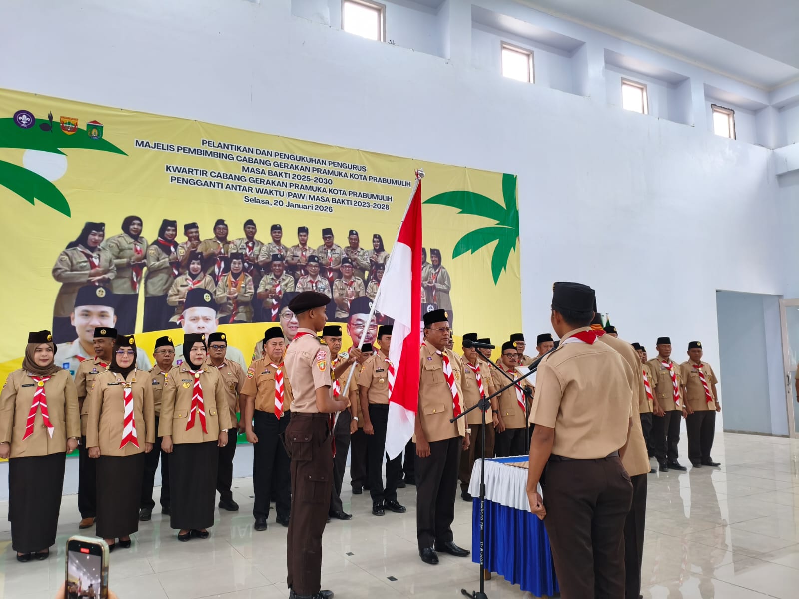 Kehadiran Gerakan Pramuka dinilai memiliki peran strategis dalam membentuk sumber daya manusia yang unggul, berakhlak, serta siap menghadapi tantangan pembangunan di masa depan. Tampak Walikota Prabumulih ikut melantik dan menyampaikan sambutannya bersama Ketua Kwartir Daerah Sumatera Selatan