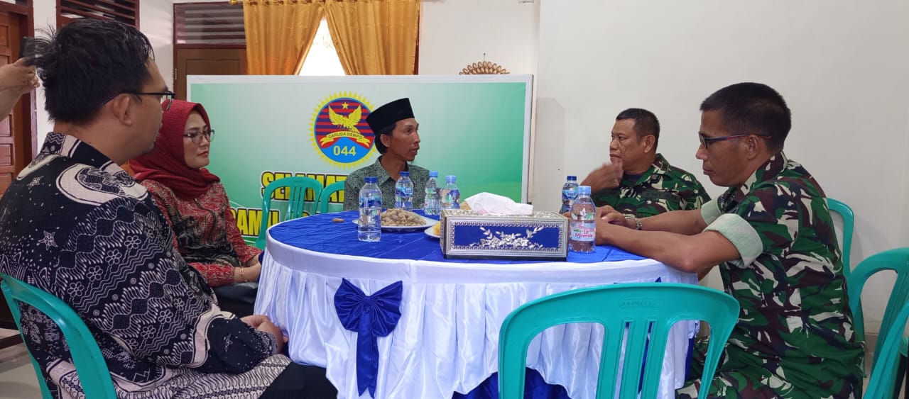 Audiensi tersebut merupakan tindak lanjut dari Instruksi Ketua Bawaslu Republik Indonesia Nomor 2 Tahun 2026 tentang Tugas Konsolidasi Demokrasi dalam Memperkuat Penyelenggaraan Pemilihan Umum di Luar Tahapan. Melalui instruksi tersebut, seluruh jajaran Bawaslu diminta melakukan identifikasi dan pemetaan terhadap berbagai isu demokrasi dan kepemiluan aktual sebagai bagian dari langkah pencegahan serta penguatan kualitas demokrasi di Indonesia.
