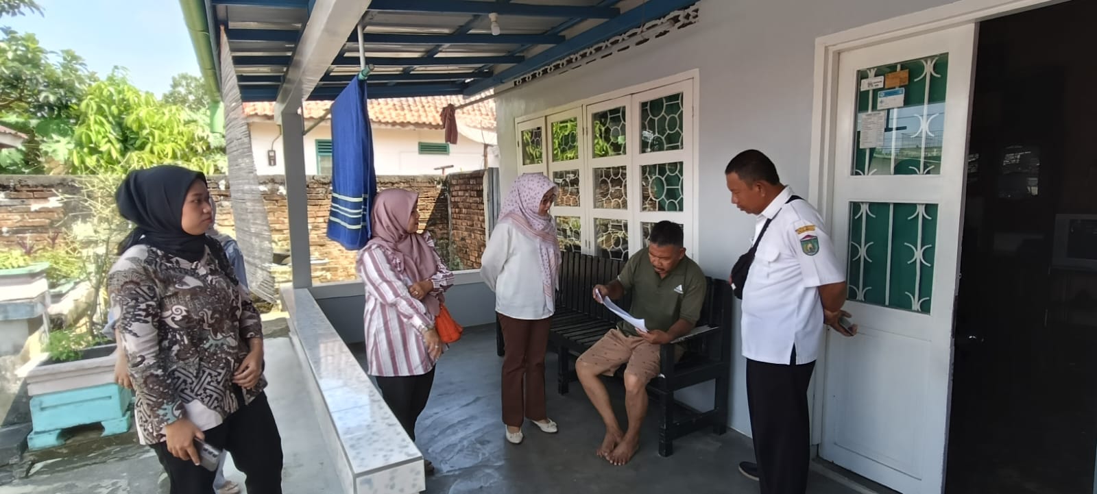 Bagi Bawaslu Kota Prabumulih, menjaga anak agar tetap berada di luar kepentingan politik praktis merupakan bagian dari upaya membangun demokrasi yang bermartabat. Demokrasi tidak hanya berbicara mengenai hak memilih dan dipilih, tetapi juga tentang penghormatan terhadap hak-hak setiap warga negara, termasuk hak anak untuk tumbuh, belajar, bermain, dan berkembang tanpa tekanan maupun eksploitasi politik.