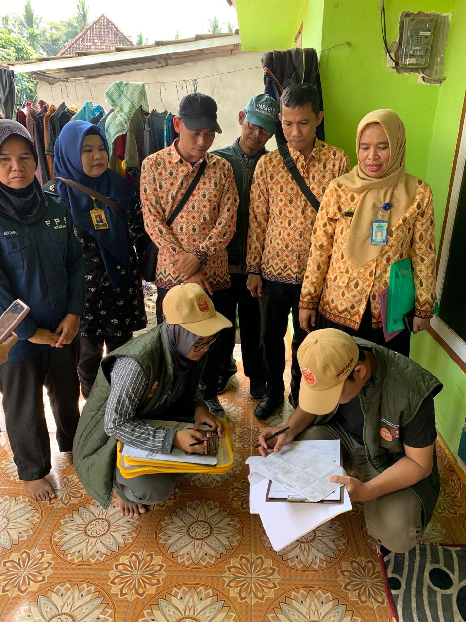 Partisipasi tersebut bukan semata hadir dalam bentuk kritik. Lebih dari itu, partisipasi merupakan kesediaan bersama untuk memastikan bahwa setiap proses demokrasi berlangsung secara jujur, adil, transparan, dan sesuai dengan ketentuan peraturan perundang-undangan.
