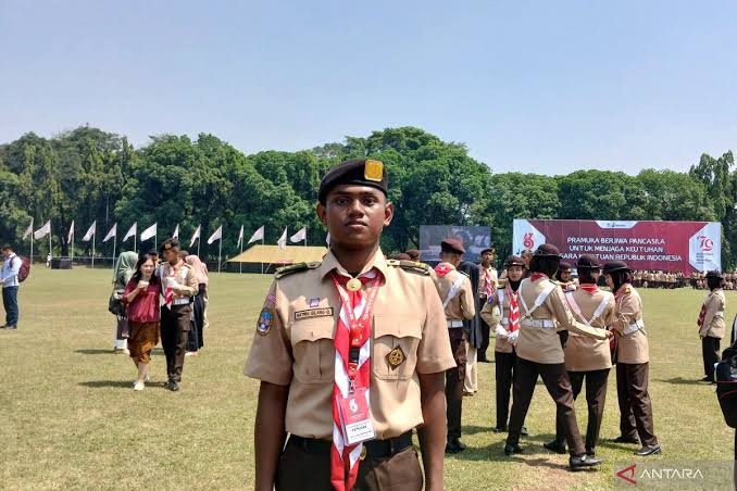 Pendidikan karakter sejak usia muda menjadi investasi penting untuk menciptakan generasi yang memahami bahwa demokrasi bukan sekadar tentang memilih dan dipilih, tetapi juga tentang kejujuran, tanggung jawab, penghormatan terhadap perbedaan, dan keberanian menjaga kebenaran.