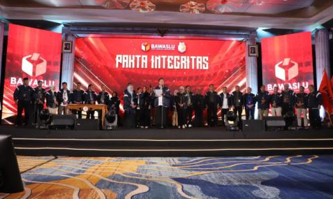 Bagja menjelaskan bahwa dasar negara yang menempatkan Indonesia sebagai negara hukum mengharuskan setiap proses pemilu dipahami melalui kerangka kepastian dan kebermanfaatan. Ia menambahkan seorang mahasiswa hukum perlu melihat dunia kerja sebagai arena yang menuntut kemampuan menyusun argumentasi secara logis dan terukur. 