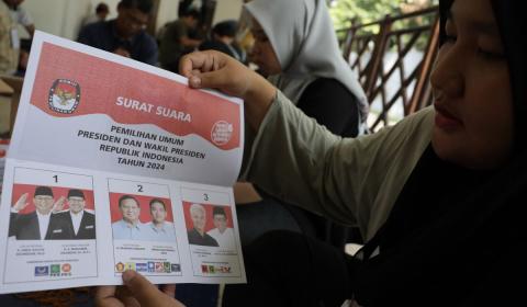 Pendidikan politik bukanlah upaya mengarahkan pilihan politik seseorang. Sebaliknya, pendidikan politik bertujuan meningkatkan pemahaman masyarakat mengenai demokrasi, konstitusi, hak pilih, bahaya politik uang, pentingnya menolak hoaks, serta nilai-nilai kejujuran dan keadilan dalam kehidupan berbangsa.  Melalui pendidikan politik yang baik, masyarakat akan menjadi pemilih yang lebih rasional, kritis, dan tidak mudah dipengaruhi oleh informasi yang menyesatkan maupun kepentingan sesaat.