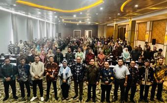 Seluruh peserta dari 7 provinsi berfoto bersama saat pembukaan resmi acara