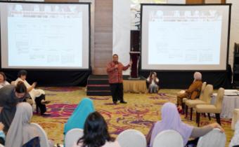 Bagja menyoroti berbagai keterbatasan dalam pelaksanaan tahapan pemilihan yang disebabkan oleh aturan perundang-undangan yang berlaku saat ini. Ia menilai regulasi yang kurang jelas dapat memicu perbedaan penafsiran hukum dan bahkan sengketa pemilihan