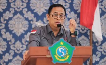 Berdiskusi dan saling menginformasikan diharapkan agar pada ke depannya tidak terjadi simpang siur. Karena banyak hasil pengawasan dalam proses penyelenggaraan pemilu dan pemilihan ini harus diketahui publik masyarakat.