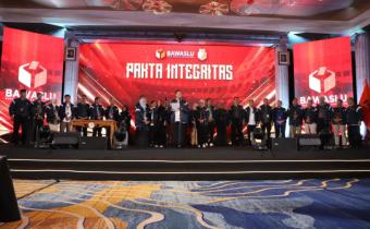 Bagja menjelaskan bahwa dasar negara yang menempatkan Indonesia sebagai negara hukum mengharuskan setiap proses pemilu dipahami melalui kerangka kepastian dan kebermanfaatan. Ia menambahkan seorang mahasiswa hukum perlu melihat dunia kerja sebagai arena yang menuntut kemampuan menyusun argumentasi secara logis dan terukur. 