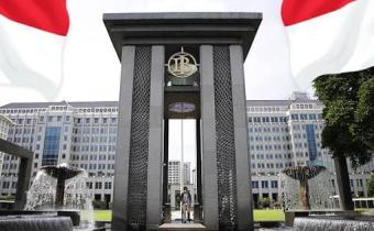 Tema "Indonesia Bangga, BI Bermakna" bukan sekadar slogan peringatan. Tema tersebut merepresentasikan harapan agar setiap kebijakan Bank Indonesia benar-benar memberikan manfaat bagi masyarakat, memperkuat kepercayaan terhadap rupiah, serta menjaga ketahanan ekonomi nasional dalam menghadapi berbagai tantangan global. 